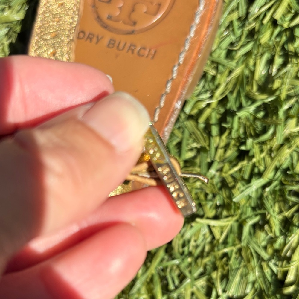 Tory Burch - RARE! Gold Sandals - Picture 5 of 9
